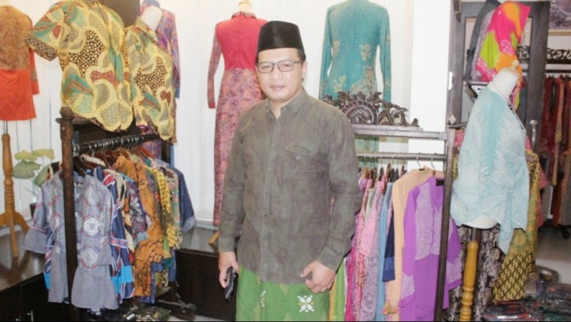 Muhtarom, Santri Pengusaha Batik dari Pekalongan