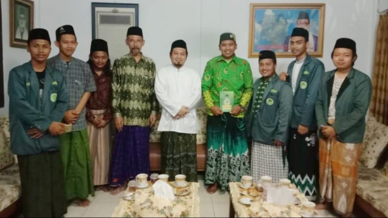 Kader IPNU Surabaya Jalan Kaki ke PBNU Sampai Bekasi