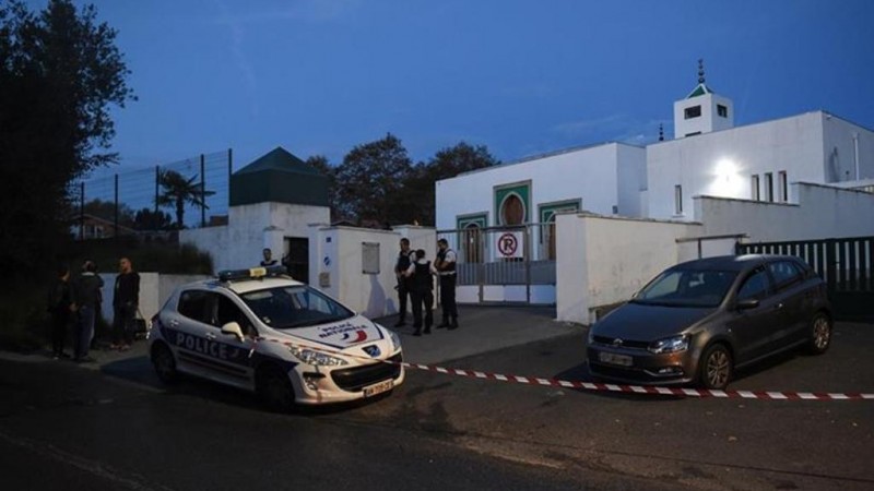 Kakek 84 Tahun Serang Masjid di Prancis, Dua Orang Terluka