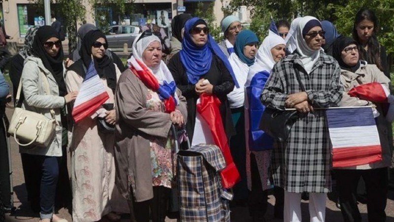 Senat Prancis Larang Ibu-Ibu Gunakan Jilbab di Sekolah