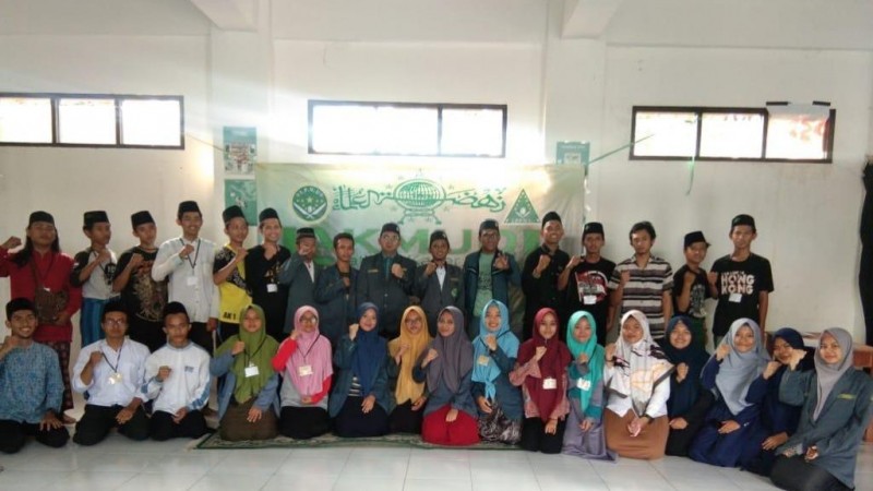 Pelajar NU Kota Cirebon Latih Kader dengan Terjun Langsung di Masyarakat