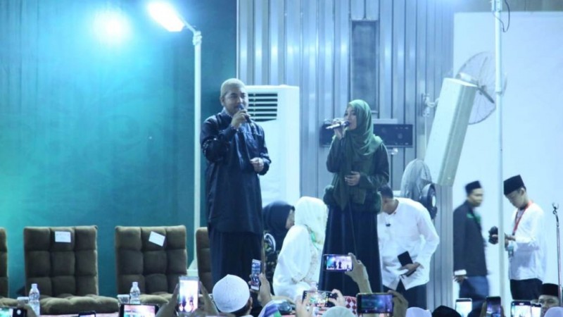 Ribuan Jamaah Maulid Akbar Shalawatan Bareng Veve Zulfikar