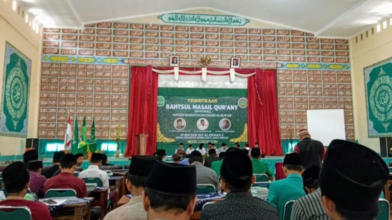 Bahtsul Masail Qur&#039;ani di Al-Hikmah 2 Brebes Bahas Moderat, Radikal, Liberal