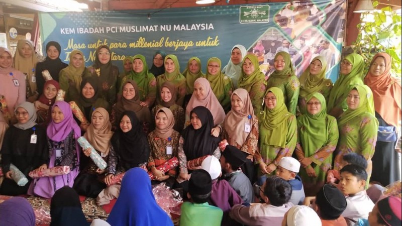 Muslimat NU Malaysia Gandeng Mahasiswa KKN UIN Palembang Sukseskan Kem Ibadah 