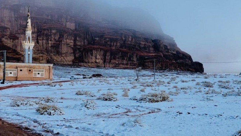Tak Biasa, Salju Turun di Sejumlah Wilayah Saudi