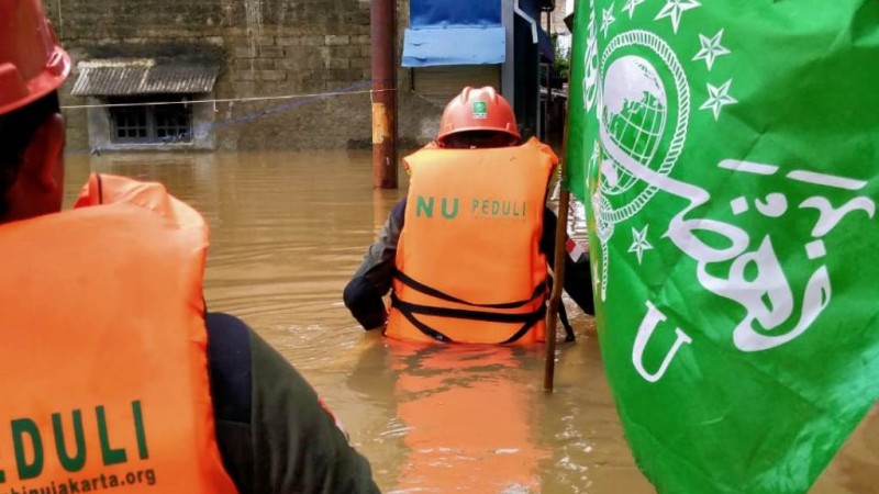 Jakarta Kembali Banjir, Tim NU Peduli Gerak Cepat Evakuasi Korban
