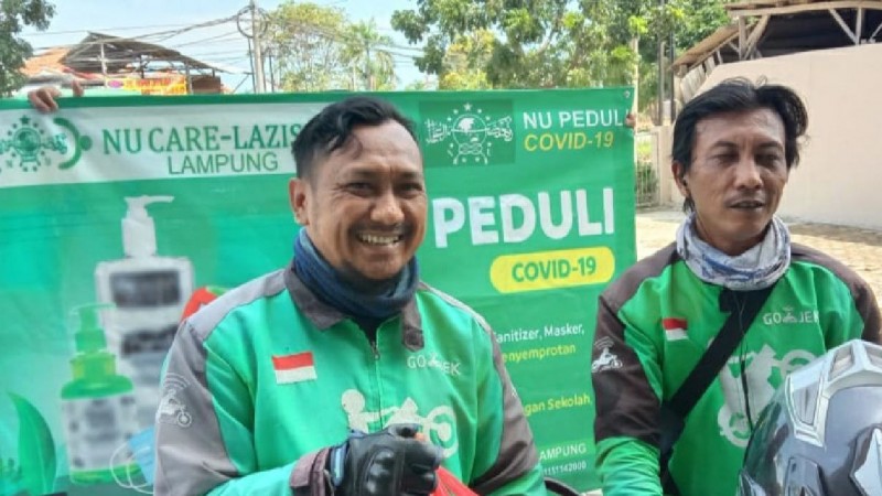 LAZISNU Lampung Beri APK dan Sembako untuk Supir dan Tukang Becak