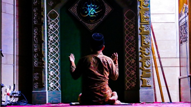 Khutbah Jumat: Menempa Diri di Madrasah Ramadhan