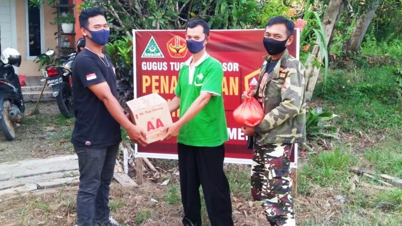 Giliran Guru Ngaji di Melawi Kalbar Terima Sembako