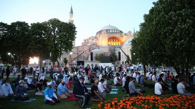 Hagia Sophia Selenggarakan Jumatan Pertama setelah 86 Tahun, Jamaah Membludak