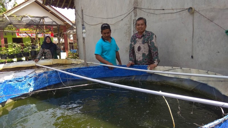 Aktivis NU Kota Banjar Ini Kembangkan Potensi Warga dengan Bioflok Ikan Lele 