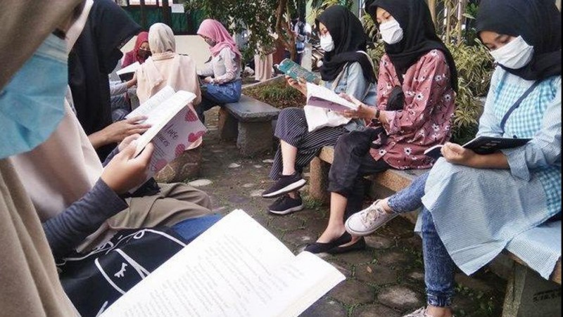 Tumbuhkan Minat Baca, Kader Muda NU Kota Banjar Ajak Anak Cinta Buku 