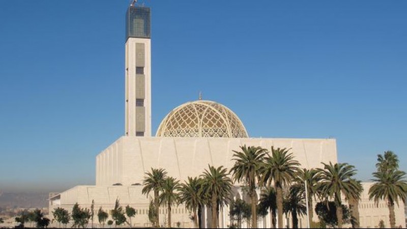 Aljazair Buka Kembali Masjid Usai Lima Bulan Lockdown