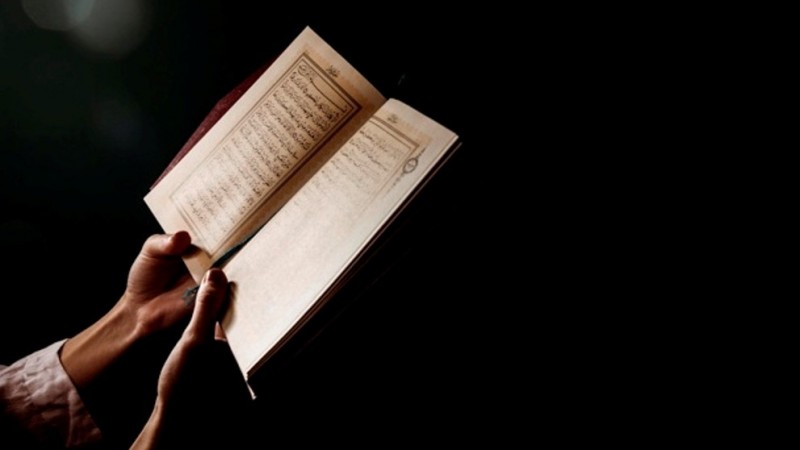 Hukum Membaca Al-Qur’an di Dekat Tempat Sampah