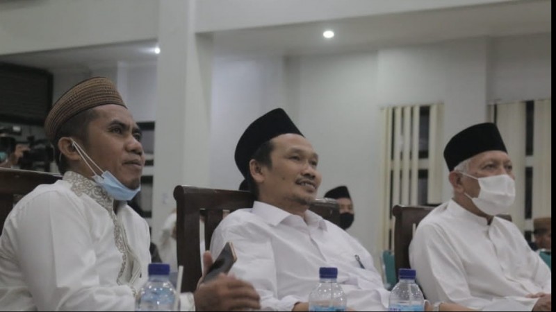 Rahasia Mbah Moen Didik Gus Baha