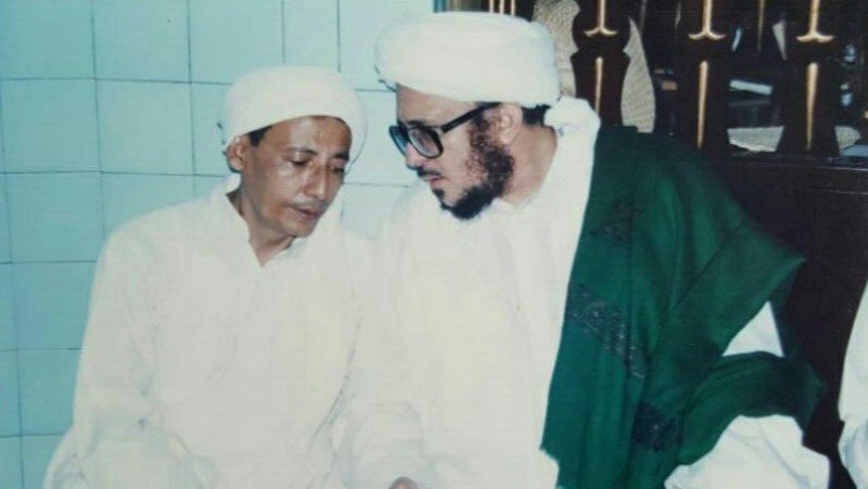Habib Luthfi dan Pentingnya Punya Guru Berakhlak Mulia