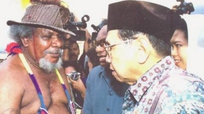 Perubahan Besar Era Presiden Gus Dur: Tionghoa, Papua, hingga Tentara