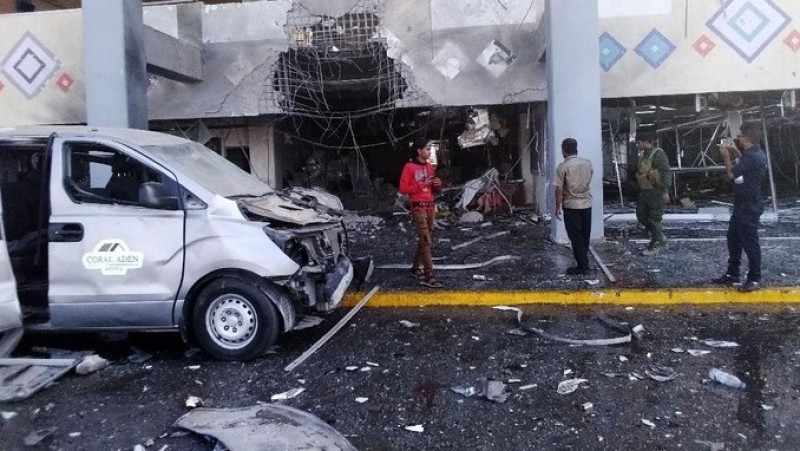 Kondisi Bandara Aden Yaman Usai Terjadi Ledakan