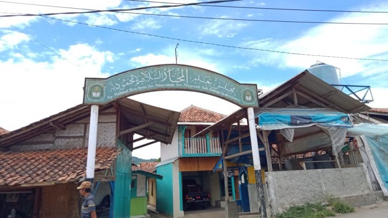 Kampung Adat Mahmud dalam Kepungan Kota Bandung