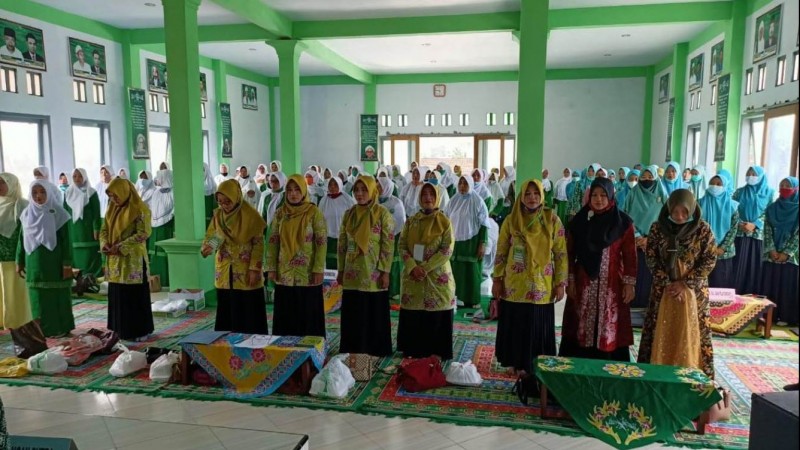 PAC Muslimat NU Ambulu Jember Gelar Pelatihan Keprotokolan