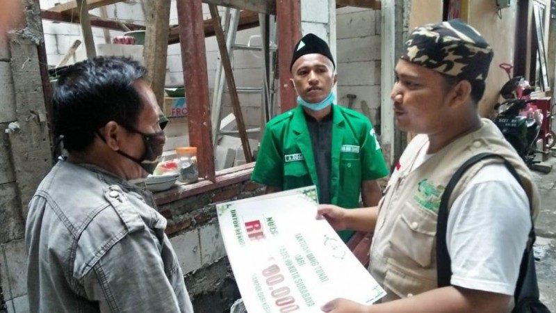 LAZISNU Kota Surabaya Bantu Anggota Banser Bangun Rumah