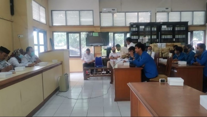 Datangi Diskopindag dan DPMPTSP, PMII Indramayu Soroti Perda No 4 Tahun 2014 tentang Minimarket