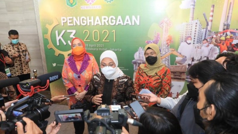 Penghargaan K3 Kemnaker 2021 untuk Gubernur dan Perusahaan