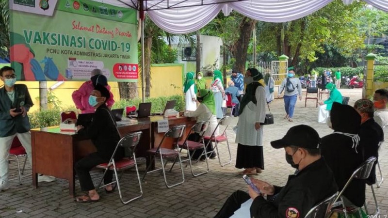 PCNU Jakarta Timur Gelar Vaksinasi Covid-19 kepada 374 Warga