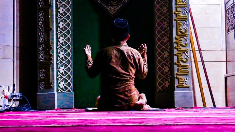 Doa setelah Adzan Maghrib