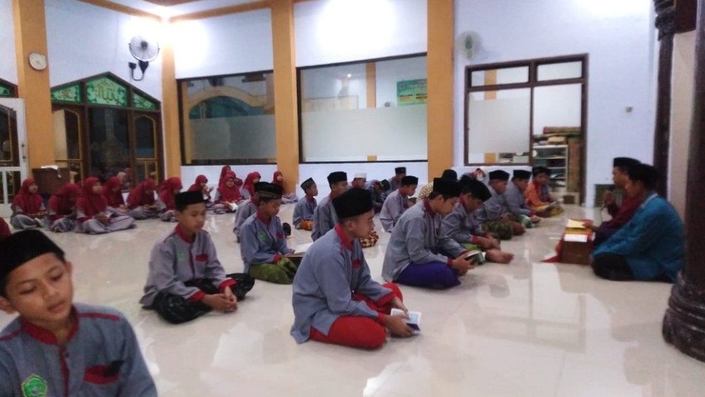 Rebo Wekasan, Madrasah Diniyah di Sidoarjo Gelar Doa Bersama | NU