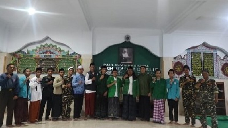 Hari Pahlawan, GP Ansor Cisarua Gelar Doa Bersama di Makam KH Idham Chalid 