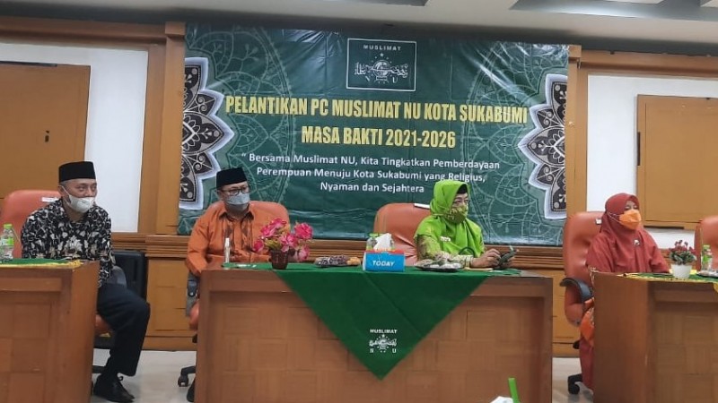 Lantik Muslimat NU Kota Sukabumi, Teh Ella: Mengurus Muslimat NU Harus Lii'lai Kalimatillah