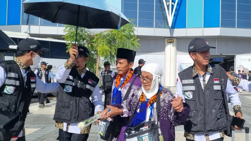 Alhamdulillah, 393 Jemaah Haji Indonesia Kloter Pertama Tiba di Madinah