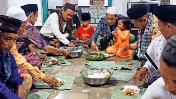 Kultum Ramadhan 1443 H: Menyingkap Keberkahan Makan Sahur | NU Online Jatim