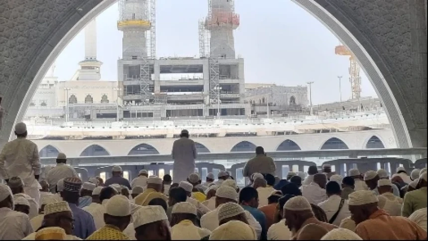 Shalat Jumat di Masjidil Haram: Penuh Sesak Jamaah, Tapi Nyaman