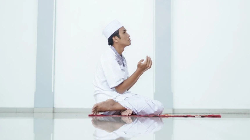 Khutbah Jumat: Tahun Baru Hijriah, Momentum Upgrade Diri Menuju Muslim yang Lebih Baik