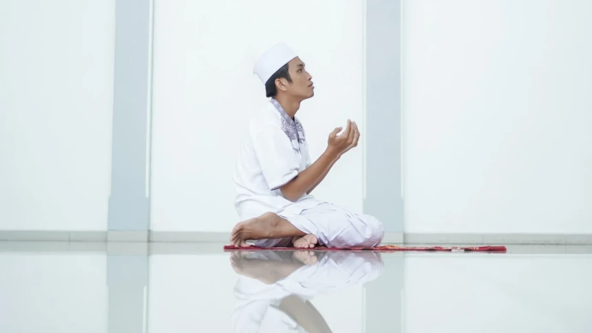 Khutbah Jumat: Hati Merasa Jauh dari Allah, Apa yang Harus Dilakukan?
