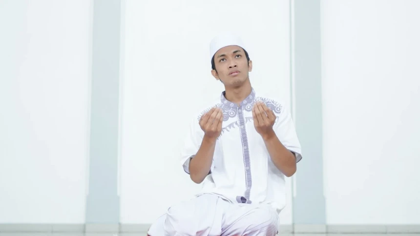 Nashrum Minallah wa Fathun Qarib: Menjemput Pertolongan Allah di Tengah Jalan yang Terjal