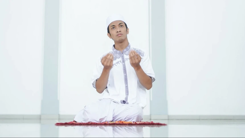 Khutbah Jumat: Keutamaan Mendoakan Keluarga yang Sudah Meninggal pada Hari Jumat