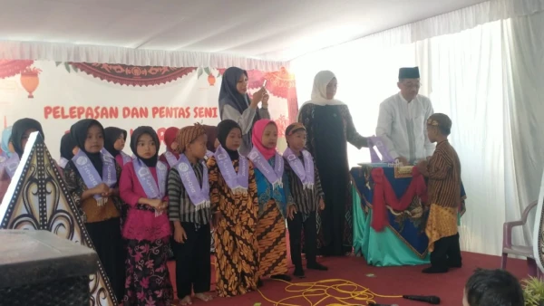 Perhatian Orang Tua terhadap Pendidikan Anak Harus Dimulai sejak Dini