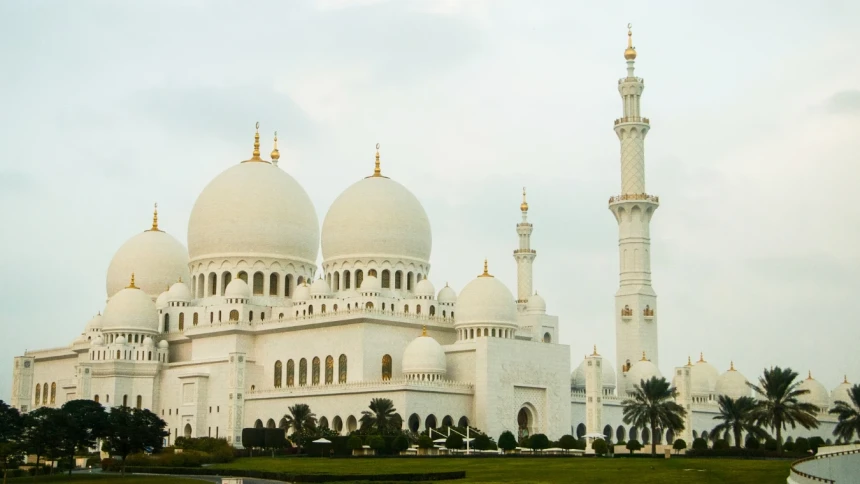 Bolehkah Masjid Wakaf Dialihfungsikan Menjadi Tempat Usaha? Ini Tinjauan Fiqih