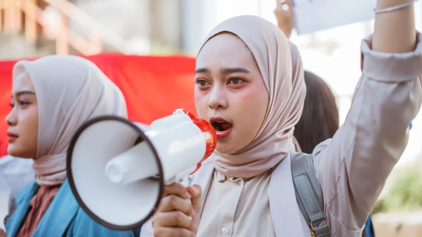 Benarkah Islam Melarang Kritik Pemimpin Secara Terbuka? Ini Penjelasan Haditsnya