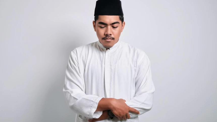 Hukum Lupa Menambah Rakaat Shalat dan Tata Cara Mengatasinya