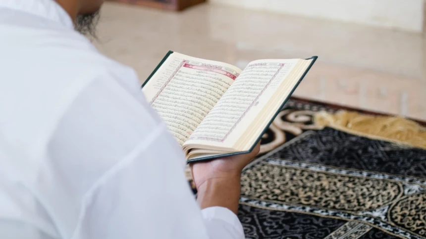 Viral! Hafalan Surat Ad-Dhuha Ditukar Miras, Begini Tinjauan Adab terhadap Al-Qur’an