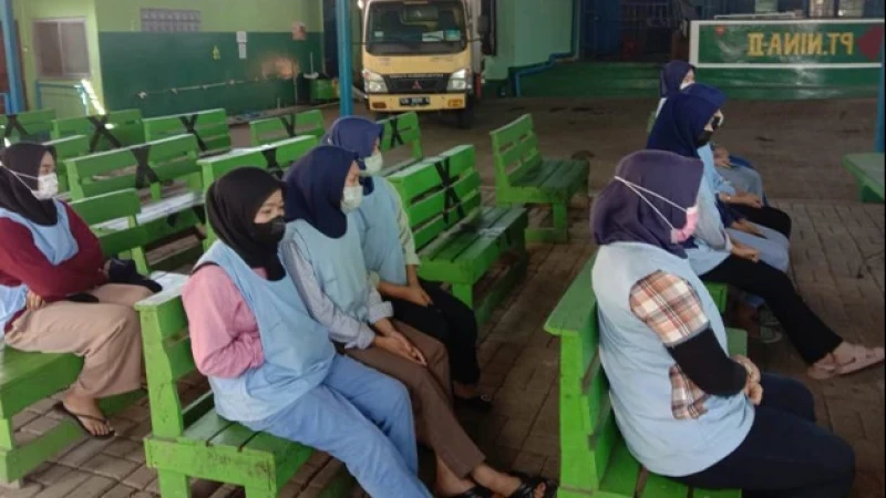 Buruh Dilarang Memakai Hijab? Ini Tanggapan Ketua Sarbumusi Kabupaten Sukabumi