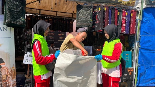 Gerakan Gema Sajadah Sukses Pilah Hampir 7 Ton Sampah di Muktamar Ke-35 NU