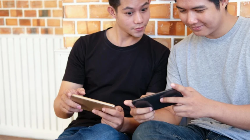 Tidak Sengaja Melihat Aurat di Media Sosial, Apakah Berdosa?