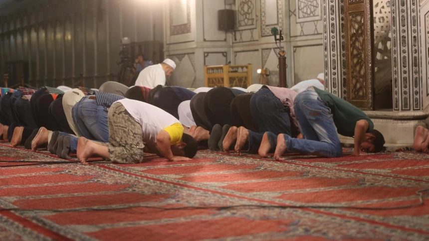 Saat Karhutla Mengancam, Apakah Shalat Berjamaah tetap Dianjurkan?