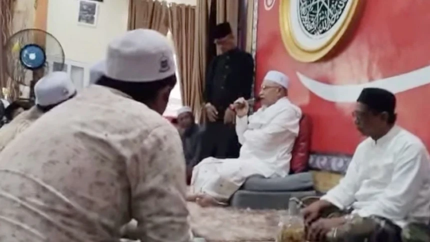 Mustasyar PBNU Abu Hasanoel Basri Ingatkan Masyarakat Istiqamah Sampaikan Kebenaran