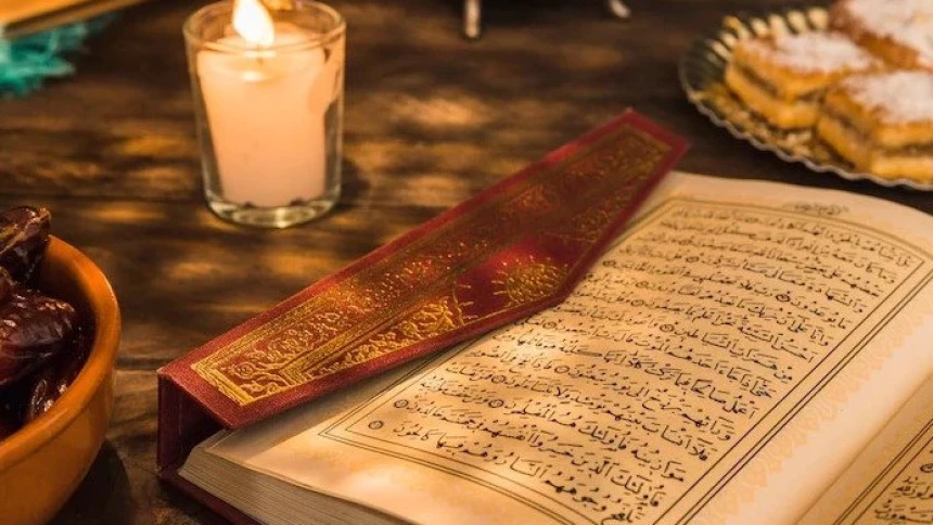 5 Keutamaan Membaca Al-Qur&#039;an di Malam Nuzulul Qur’an